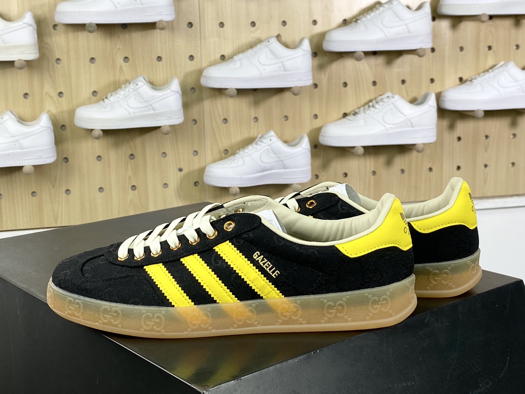 160 Adidas Originals Gazelle”Esquisite Gucci”羚羊系列低帮板鞋“GG提花布黑黄”737967 FAAW3 1084