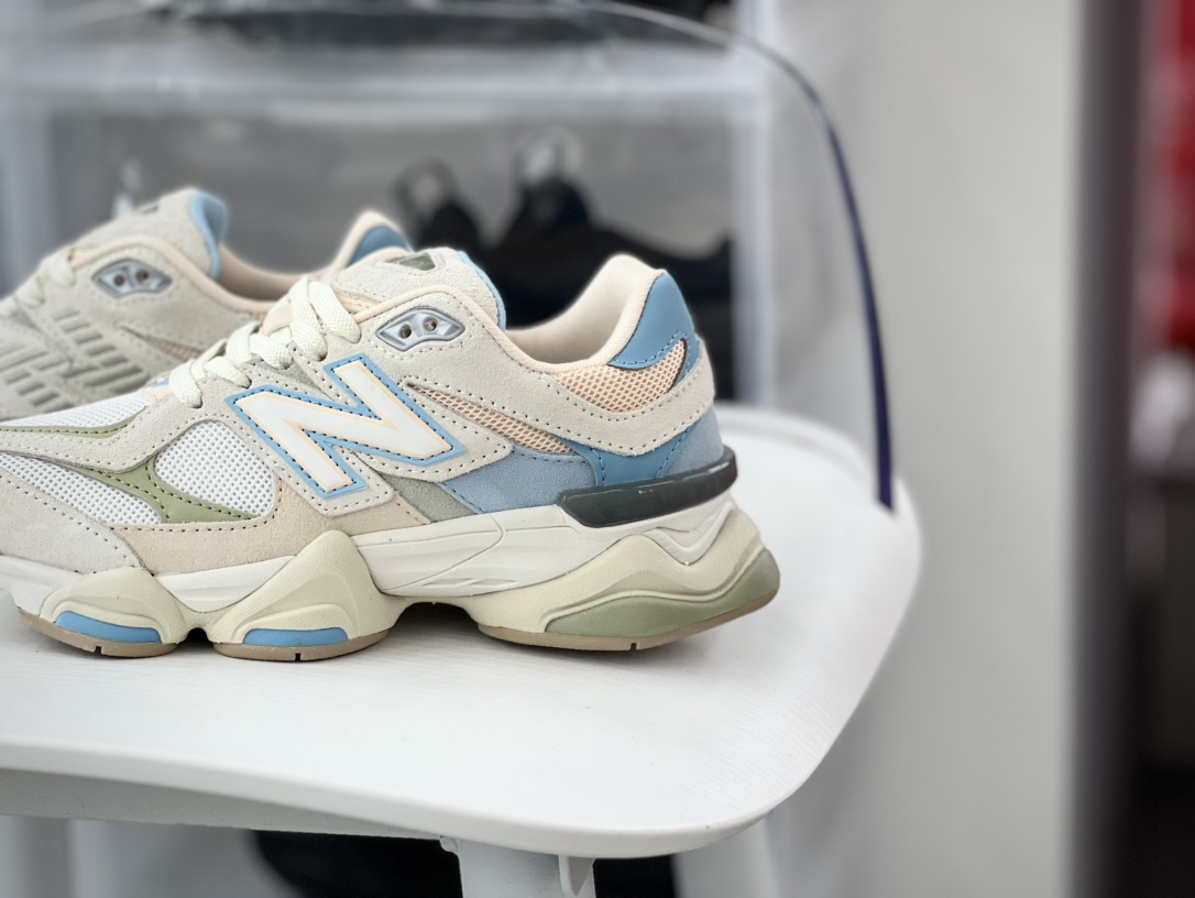 240 New Balance 9060"Festival Pack"系列复古跑步鞋“米白卡其奶蓝”GC9060