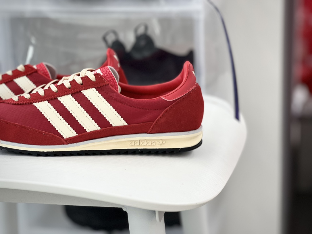 200 阿迪达斯Adidas Wmns SL72 OG"Scarlet Cream White"系列板鞋“猩红白”IE3475