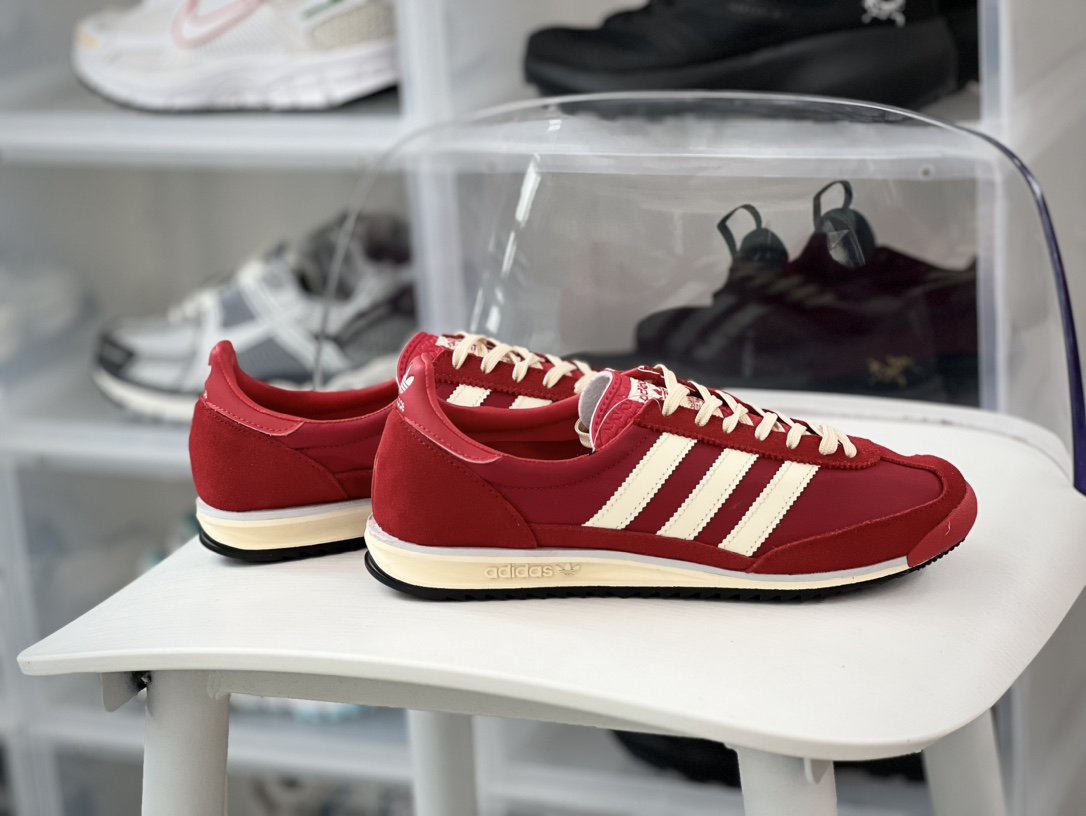 200 阿迪达斯Adidas Wmns SL72 OG"Scarlet Cream White"系列板鞋“猩红白”IE3475