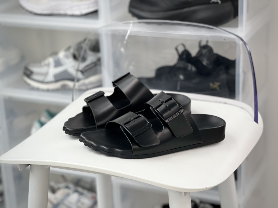 210 巴黎世家Balenciaga Sunday Suede Sandal 星期日系列凉式拖鞋“亮皮全黑”761726 WCGA1 1000