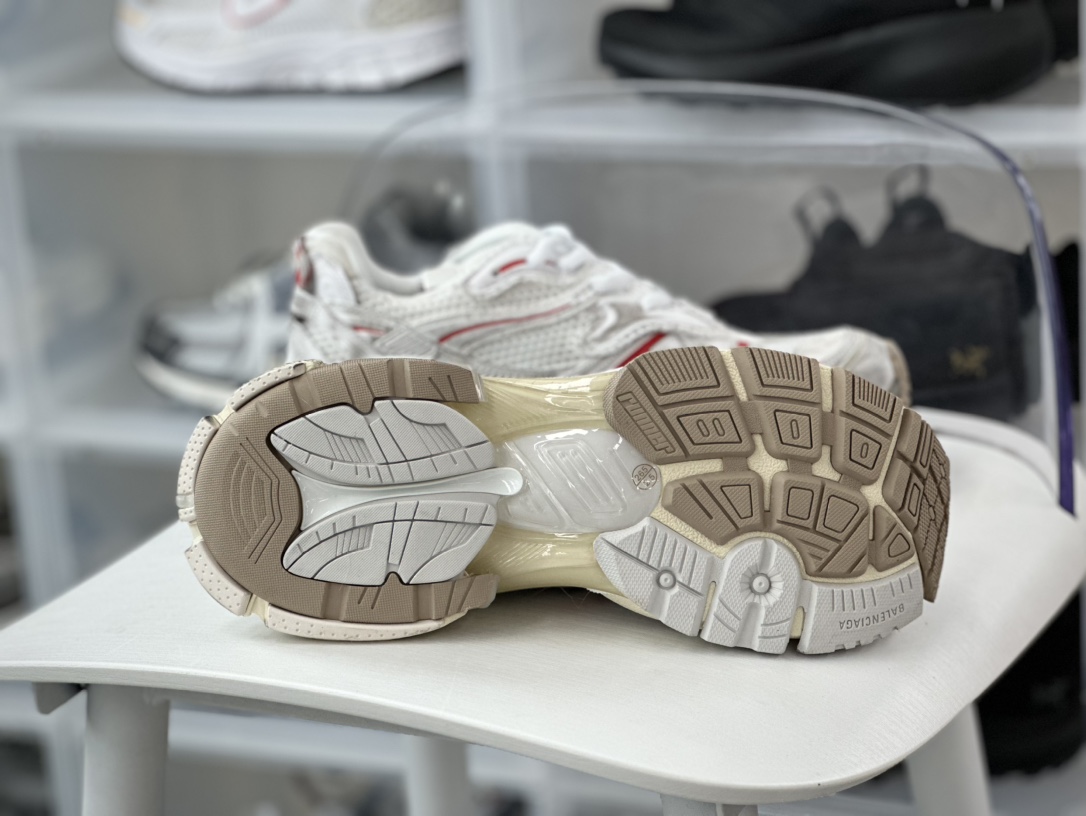 400 巴黎世家BALENCIAGA Runner Sneaker 3.0慢跑系列低帮慢跑鞋“解构破坏做旧灰红3.0”779066 W3RXP 9260