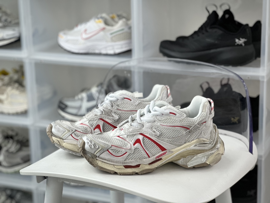 400 巴黎世家BALENCIAGA Runner Sneaker 3.0慢跑系列低帮慢跑鞋“解构破坏做旧灰红3.0”779066 W3RXP 9260