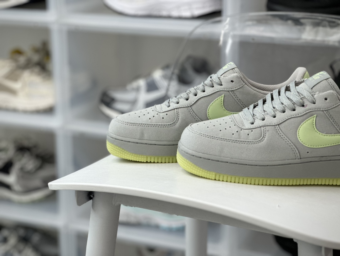 200 耐克Nike Air Force 1 '07 Lv8"Green/Noctilucou"空军一号经典低帮板鞋“帆布灰荧光绿夜光”315122-107