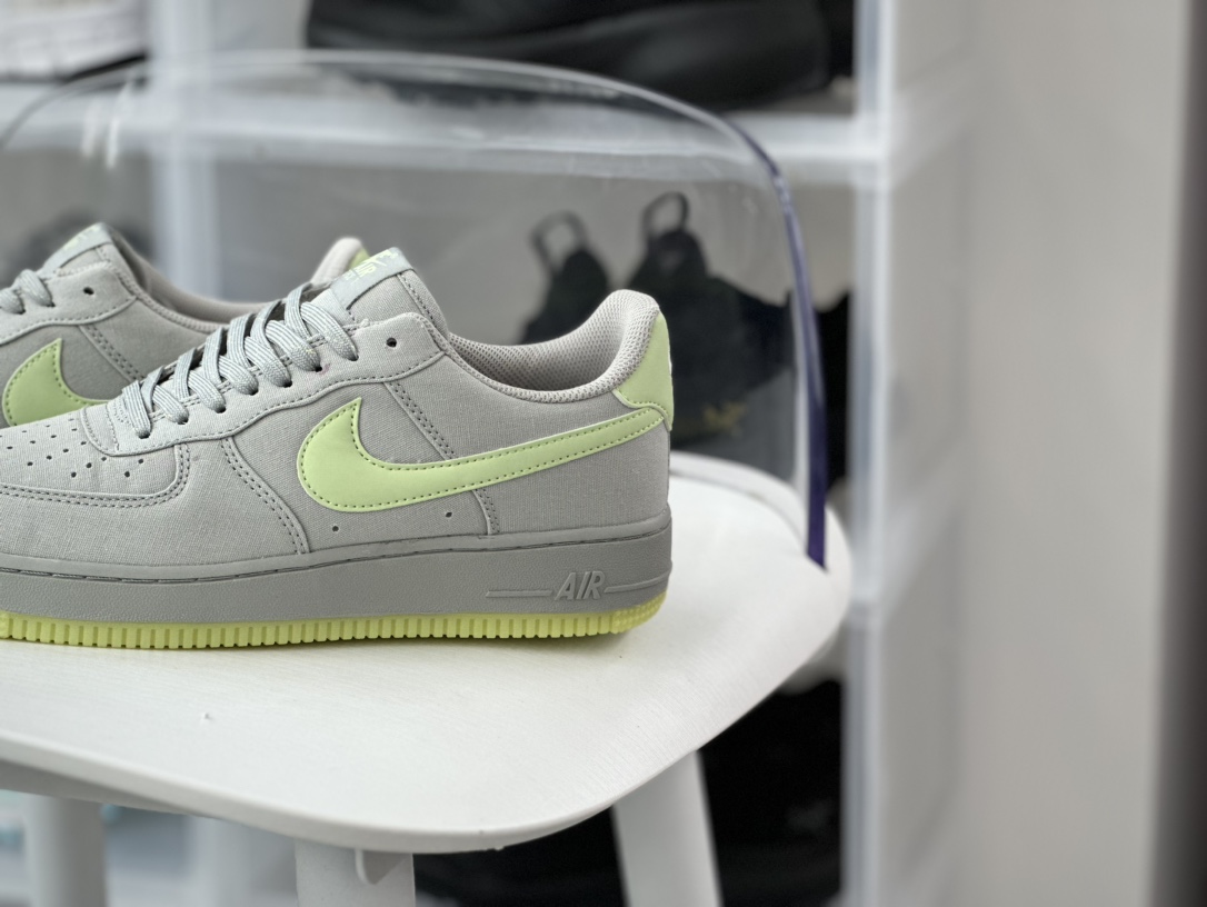 200 耐克Nike Air Force 1 '07 Lv8"Green/Noctilucou"空军一号经典低帮板鞋“帆布灰荧光绿夜光”315122-107