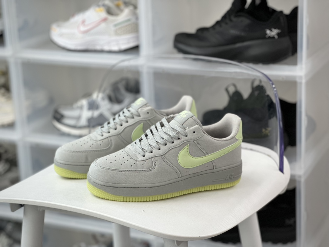 200 耐克Nike Air Force 1 ’07 Lv8″Green/Noctilucou”空军一号经典低帮板鞋“帆布灰荧光绿夜光”315122-107