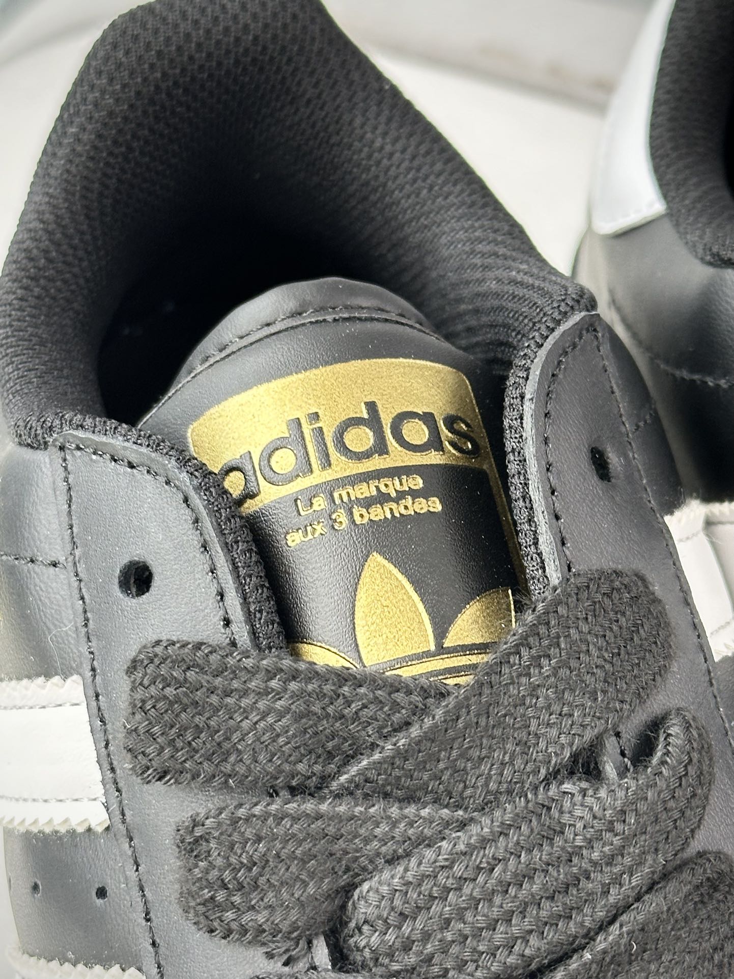 160 Adidas Originals Superstar XLG 贝壳头系列低帮板鞋“皮革武士黑白LOGO”IG9777