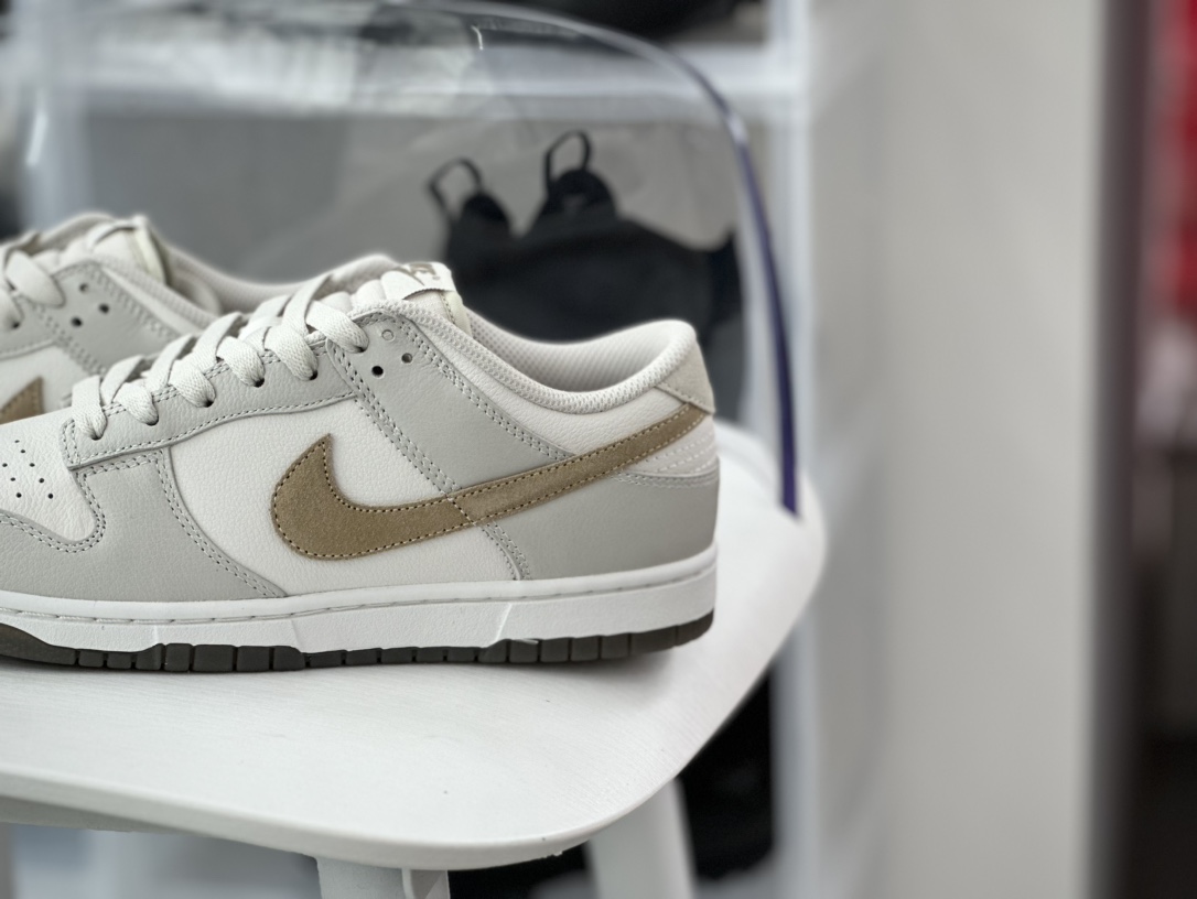 240 耐克Nike SB Dunk Low”Phantom/Khaki”扣篮系列低帮板鞋“光骨白奶咖棕”FJ4188-001