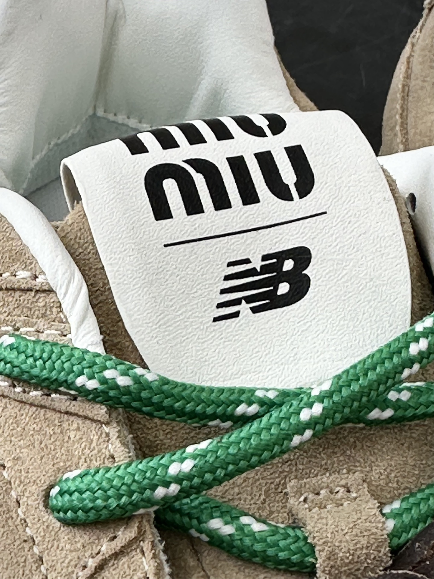 350缪缪Miu Miu x NB新百伦New Balance 530 SL系列低帮慢跑鞋“联名驼棕绿鞋带”5E165E_Z5O_F0379_F_D005