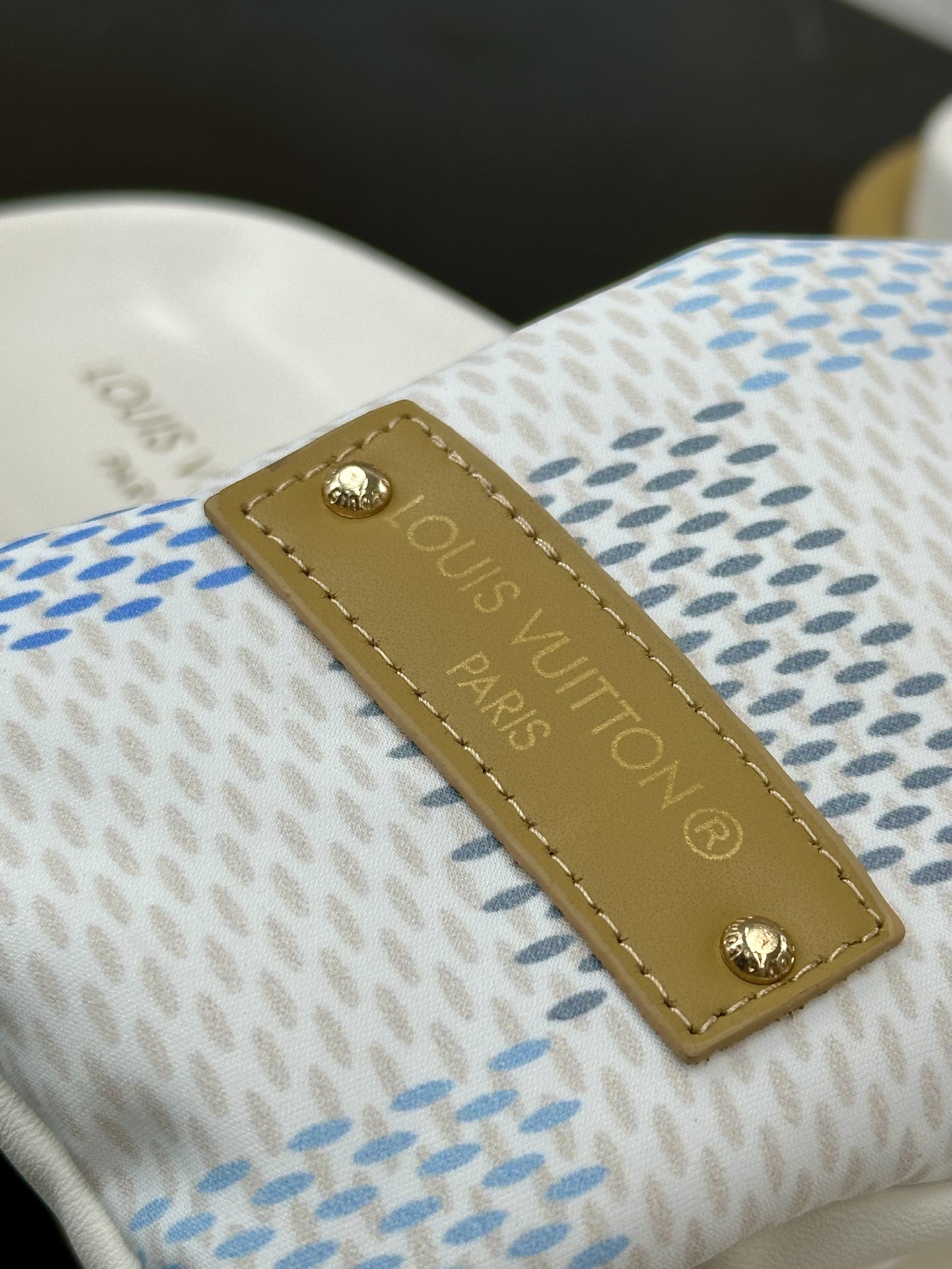 240 Louis Vuitton Pool Pillow Comfort Slides”Monogram”日落拖鞋