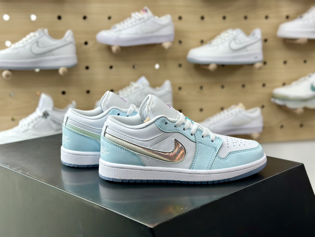 200 耐克Nike Air Jordan 1 Low GS”Glacier Blue”AJ1乔丹一代篮球鞋“星空蓝白镭射流沙冰晶底”HJ3481-491