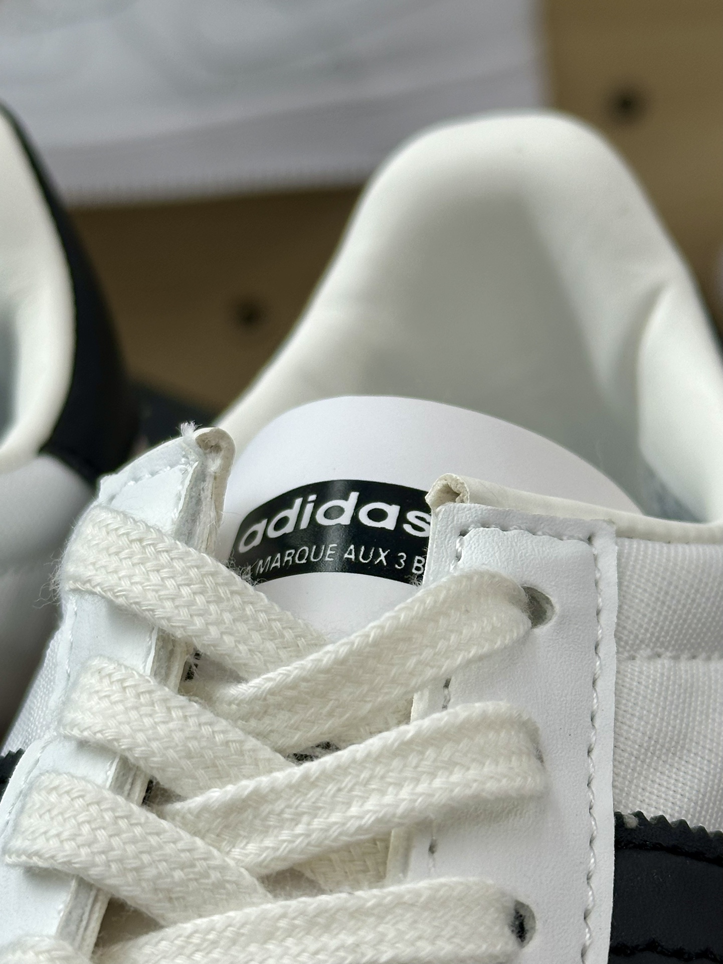 220 阿迪达斯adidas Kamanda Country Low"White Black"卡曼达慢跑鞋“白黑生胶底”EE5665