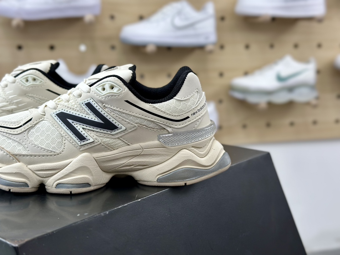 240 New Balance 9060”Turtledove/Black/Metallic Silver”系列跑步鞋“骨白米白黑反光”U9060DUA