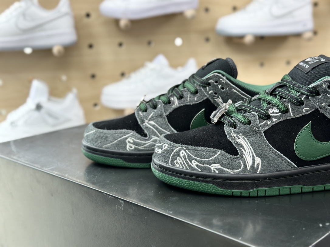 360 There Skateboards x NK SB Dunk Low 联名款低帮休闲板鞋 HF7743-001