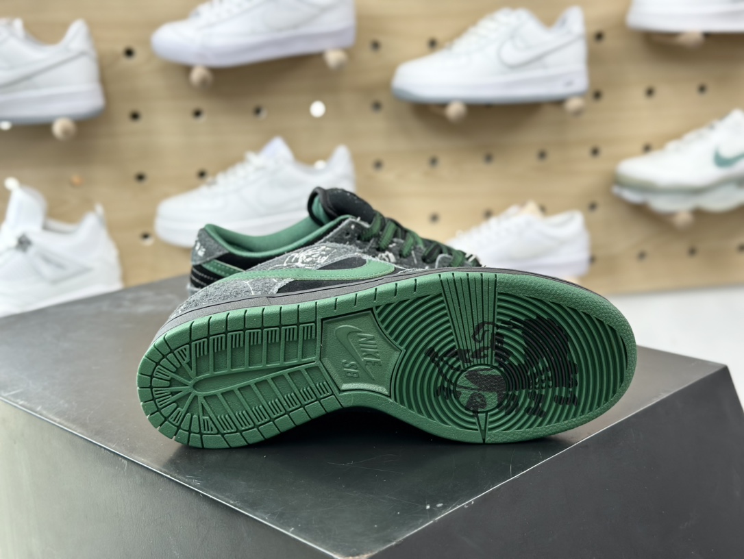360 There Skateboards x NK SB Dunk Low 联名款低帮休闲板鞋 HF7743-001