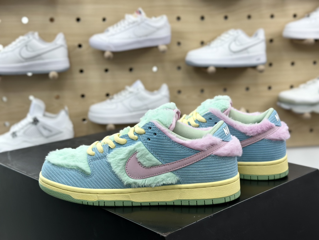 420 Verdy x Nike SB Dunk Low Pro”Visty”扣篮系列低帮板鞋“联名毛绒鼠尾草绿黄色蓝”FN6040-400