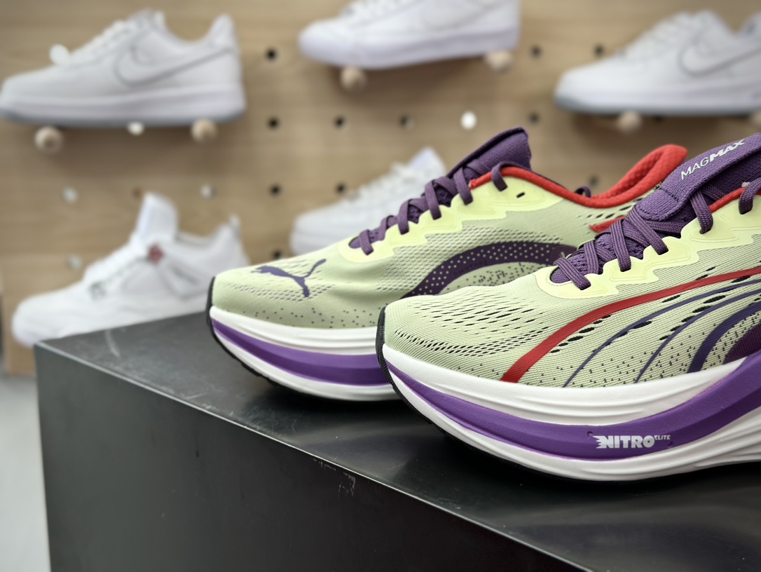 200 Puma Deviate NITRO Elite Mag Max 彪破精英慢跑鞋“网浅绿红深紫”308472-01