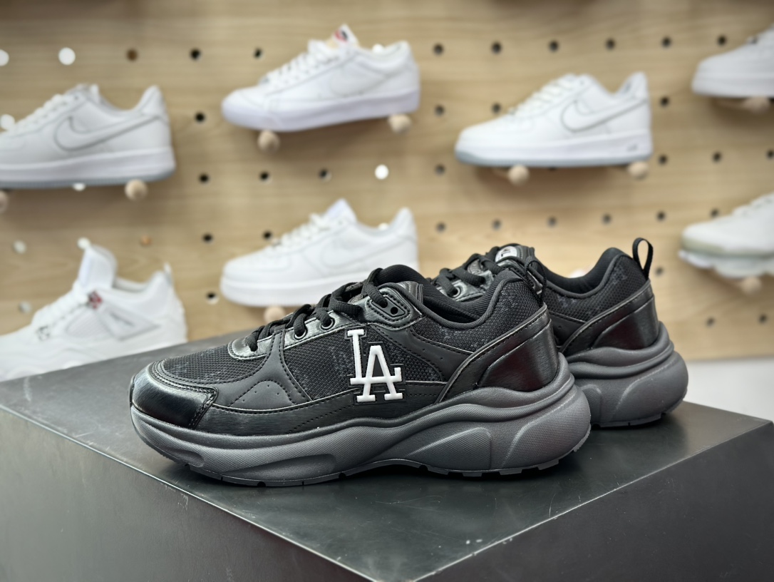 200 New York Yankees x MLB Fastball Classic Monogram 快球慢跑鞋“黑银灰LA印面LOGO”3ARNFSB4N-07BKS