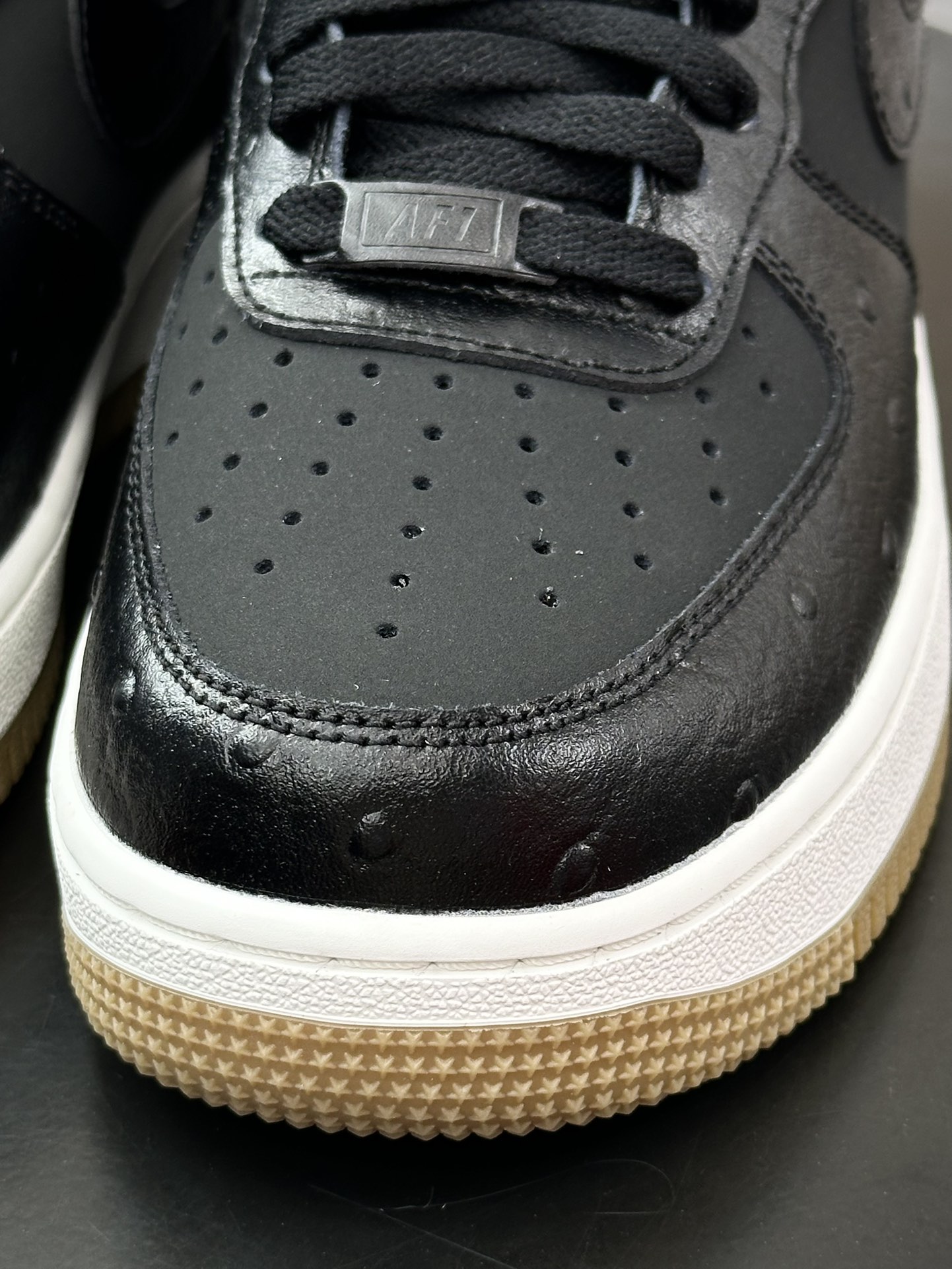 200 男女鞋NK Air Force 1′07 Low 空军一号低帮百搭休闲运动板鞋 DZ2708-002