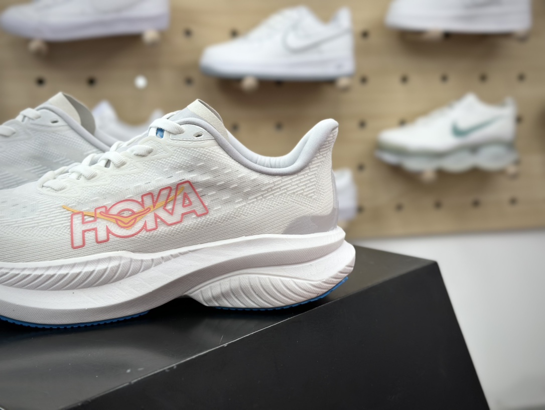 200 Hoka One One Mach 6 Low 马赫6代系列低帮全马竞速慢跑鞋“网织白红蓝”1147810/WNCL