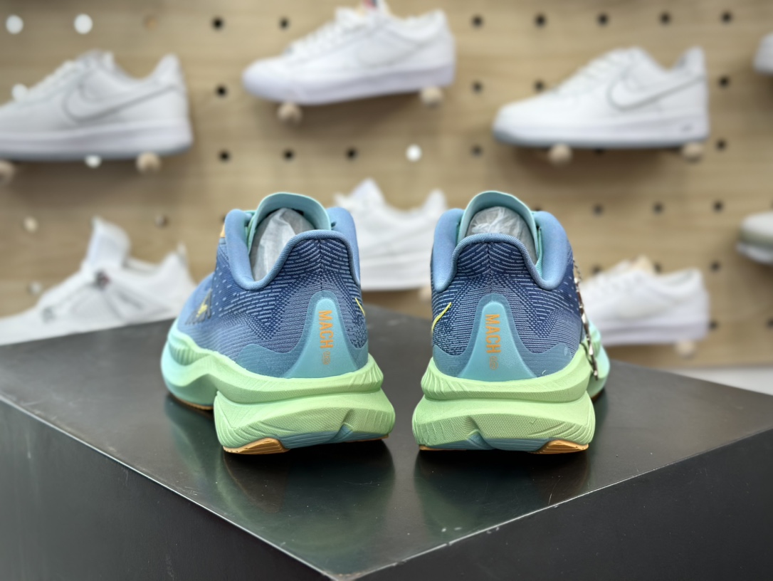200 Hoka One One Mach 6 Low 马赫6代系列低帮慢跑鞋“网织海蓝薄荷绿”1147790/DDW