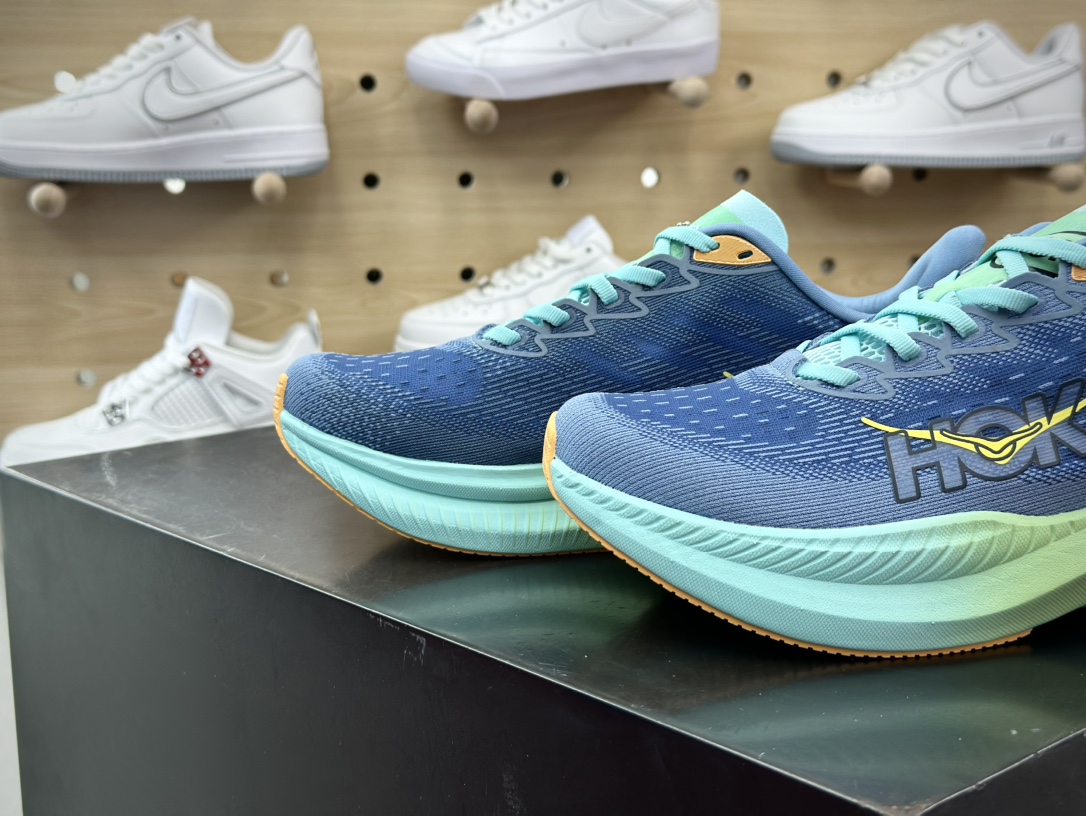 200 Hoka One One Mach 6 Low 马赫6代系列低帮慢跑鞋“网织海蓝薄荷绿”1147790/DDW