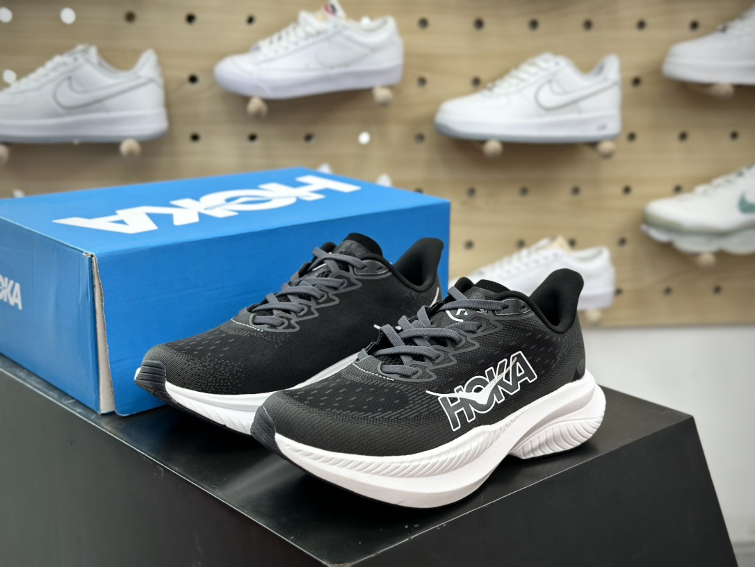 200 Hoka One One Mach 6 Low 马赫6代系列低帮慢跑鞋“网织黑白”1147790/BWHT