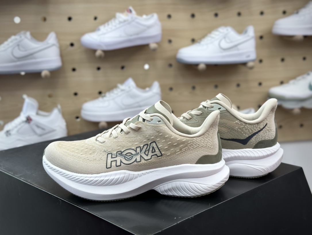 200 Hoka One One Mach 6 Low 马赫6代系列低帮慢跑鞋“网织燕麦黄白”1147790/OKB