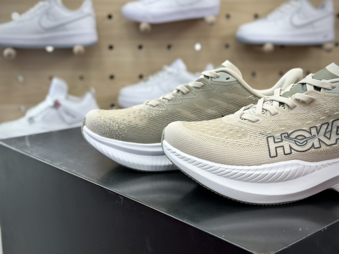 200 Hoka One One Mach 6 Low 马赫6代系列低帮慢跑鞋“网织燕麦黄白”1147790/OKB