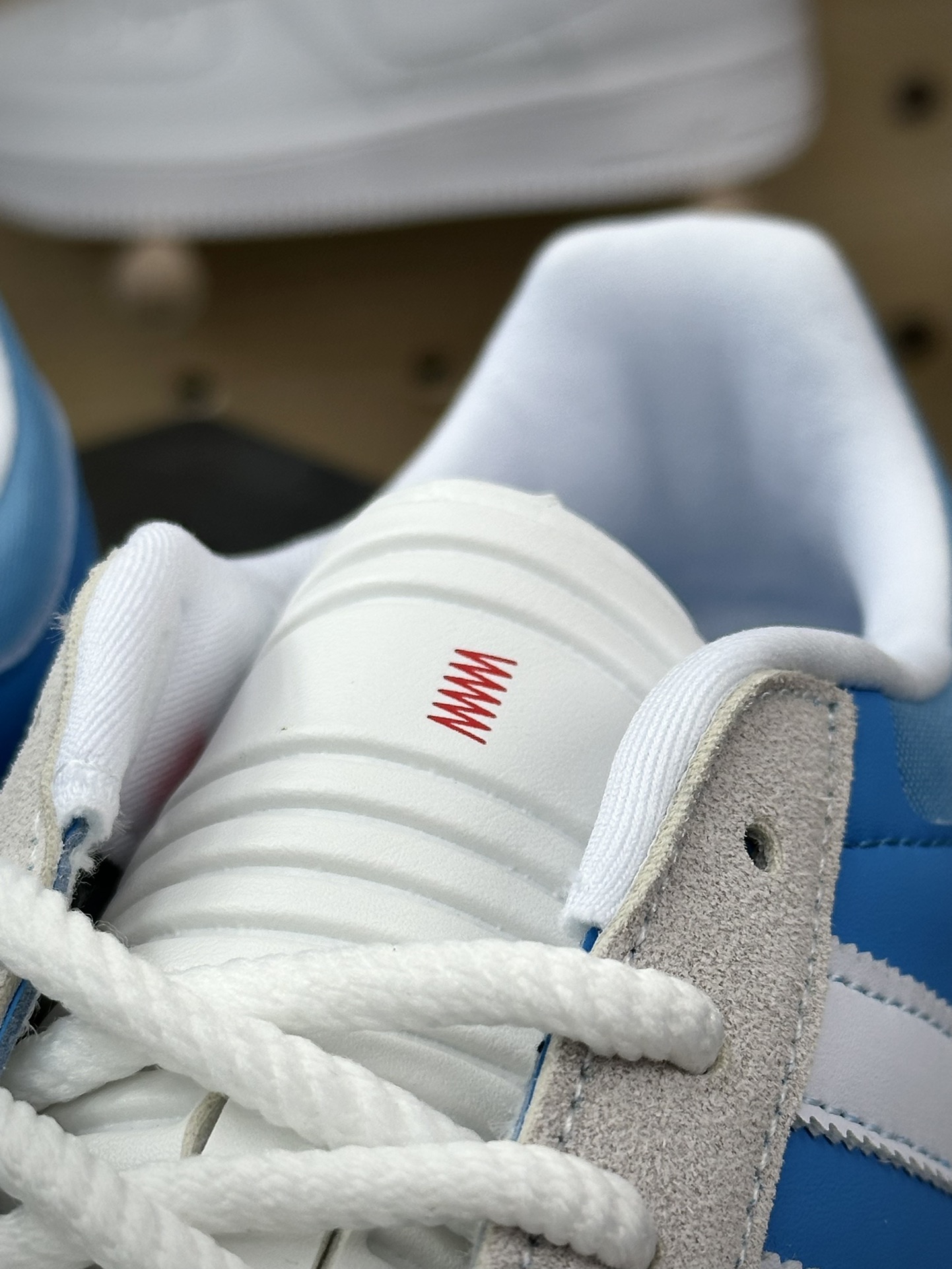160 Bad Bunny x Adidas Gazelle Indoor Trainers ”Benito”羚羊板鞋“联名深蓝浅蓝变形鞋头”IF9734