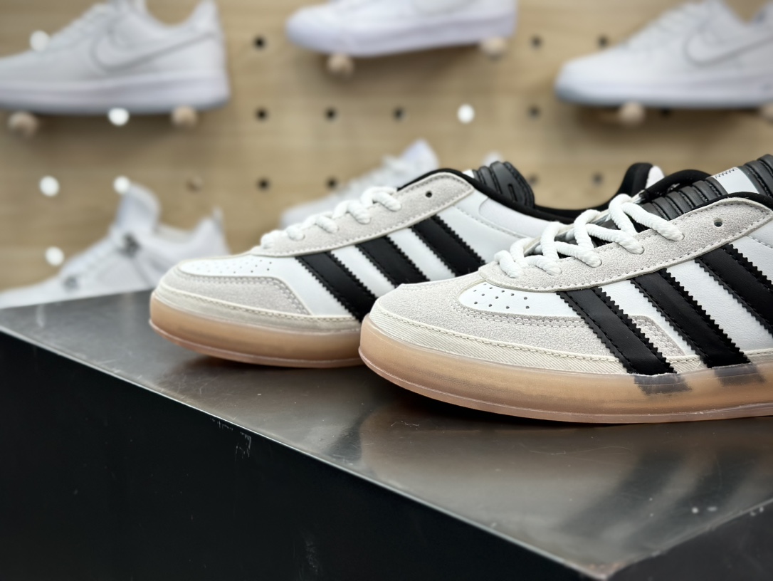 160 Bad Bunny x Adidas Gazelle Indoor Trainers ”Benito”羚羊板鞋“联名白黑浅灰变形鞋头”IF9735