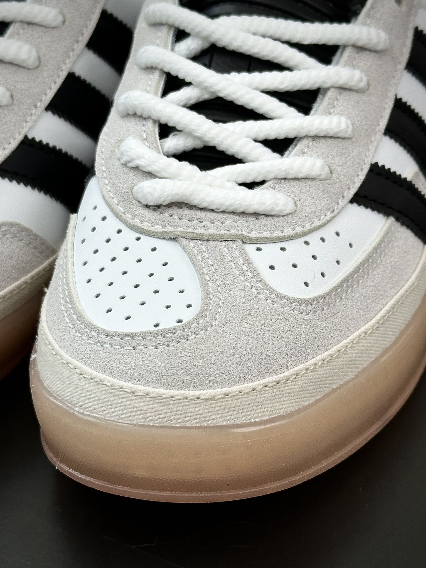 160 Bad Bunny x Adidas Gazelle Indoor Trainers ”Benito”羚羊板鞋“联名白黑浅灰变形鞋头”IF9735