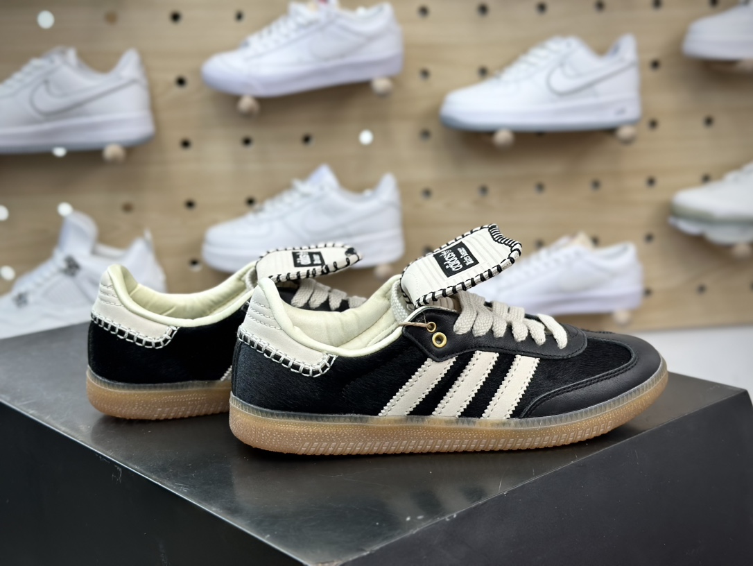 220 Adidas Originals Samba Classic”Black Pony”桑巴舞板鞋“联名黑米白马毛生胶底”IE0580