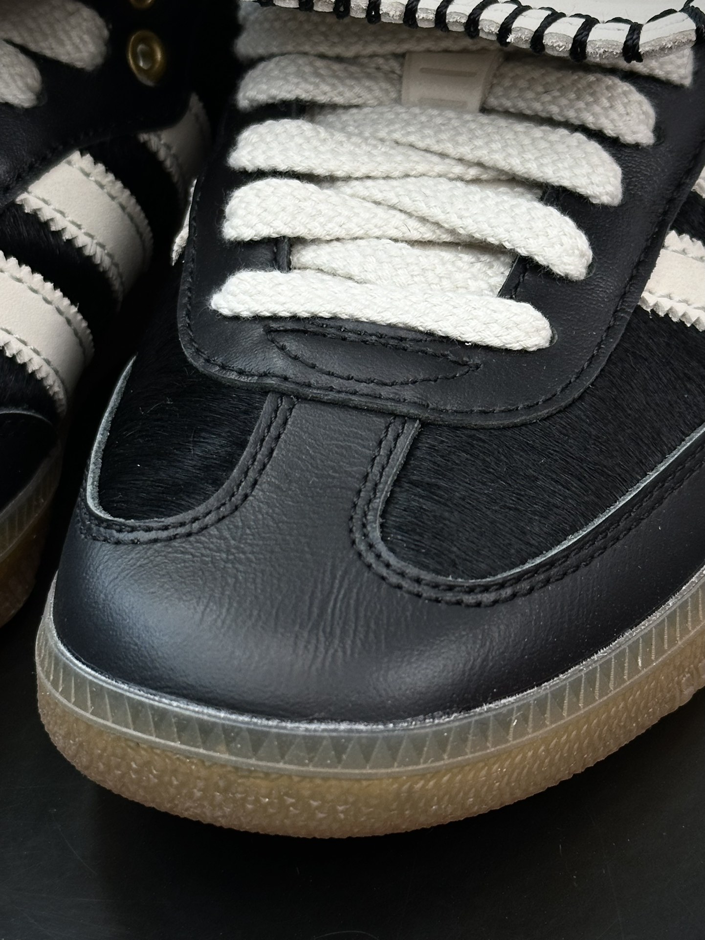220 Adidas Originals Samba Classic”Black Pony”桑巴舞板鞋“联名黑米白马毛生胶底”IE0580