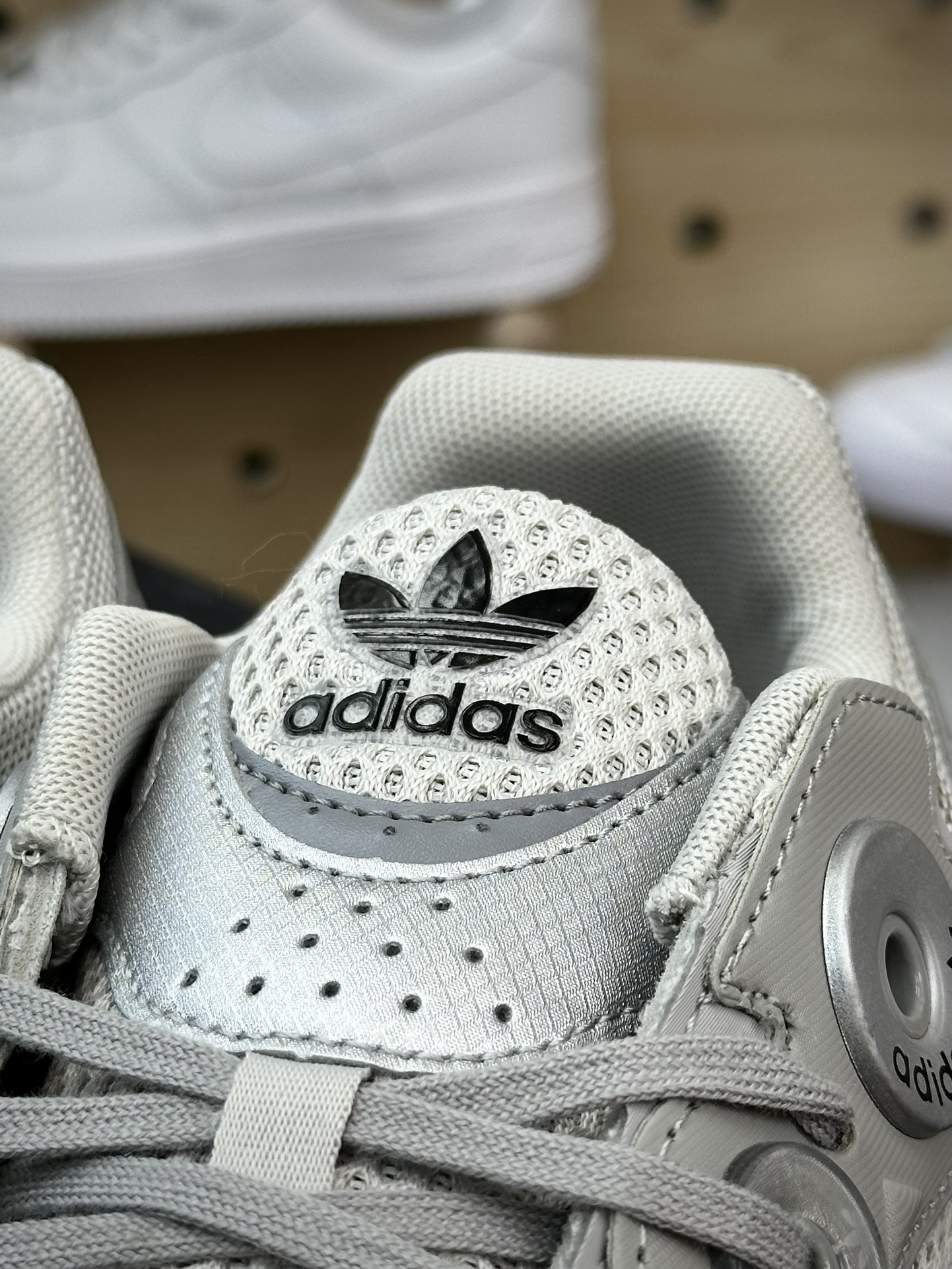 220 阿迪达斯Adidas Originals Astir”Space Silver Grey”慢跑鞋“太空灰银”GZ3569