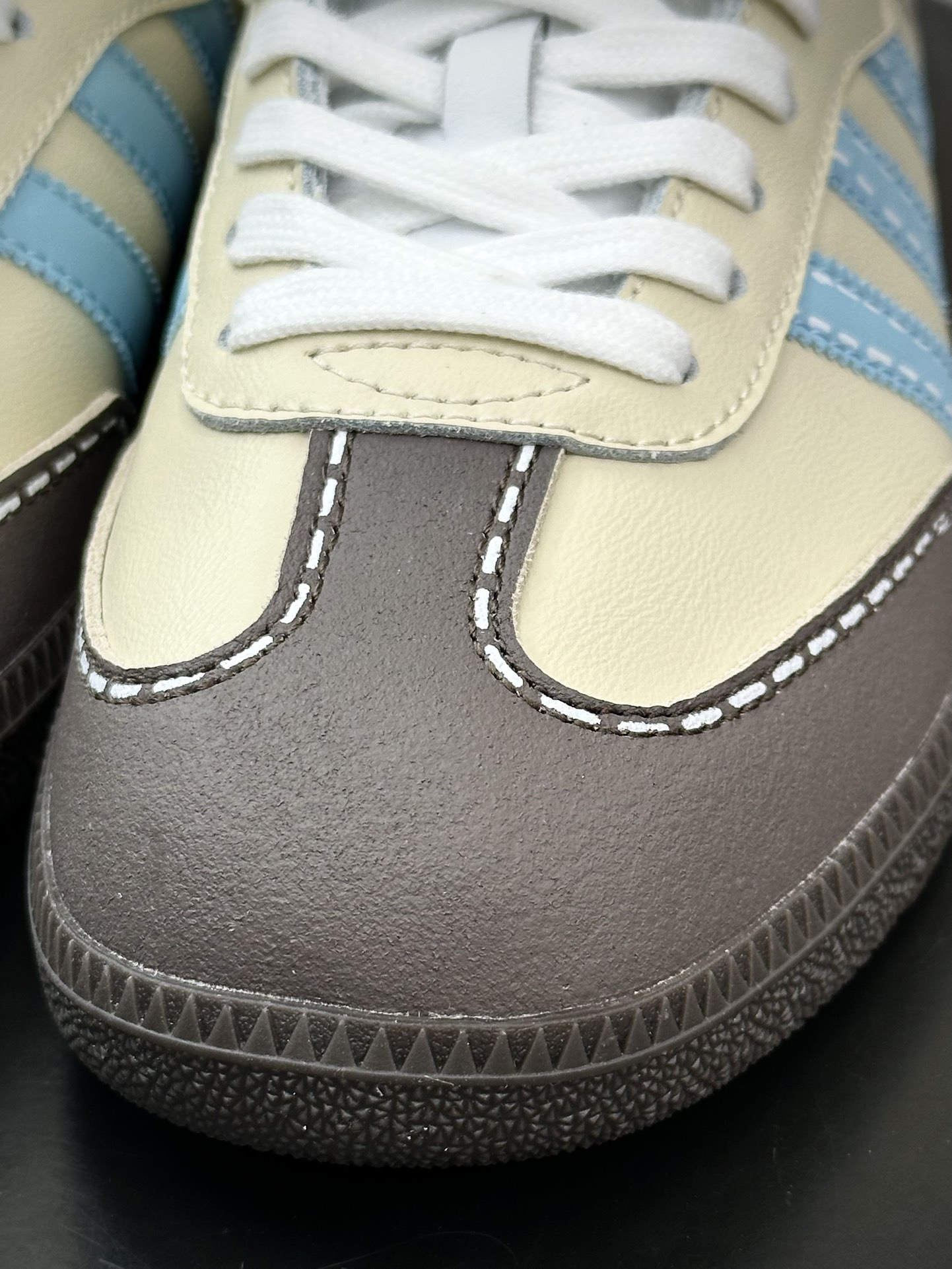 240 Adidas Originals Samba OG桑巴舞系列绅士德训板鞋“皮革米黄棕蓝”IG1024