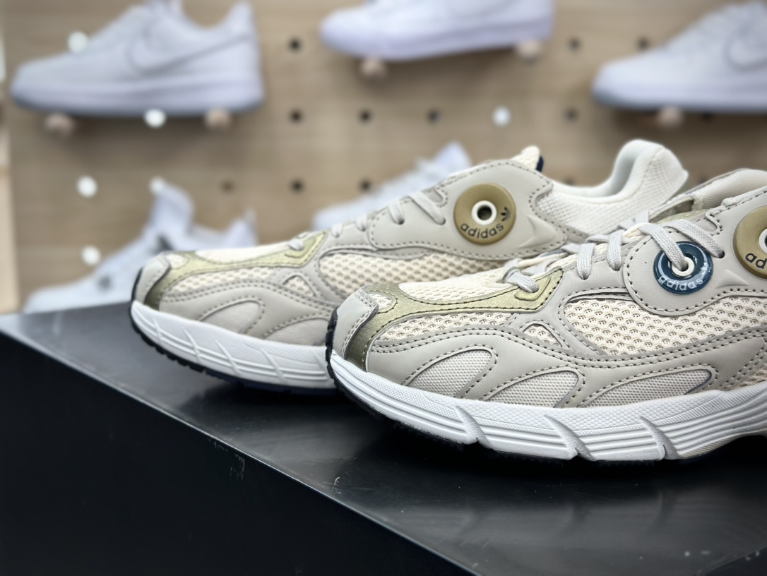 220 阿迪达斯Adidas Originals Astir”Cclear Brown/White/Gold Metallic”慢跑鞋“米棕金海军蓝”GZ3571