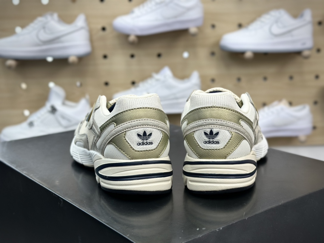220 阿迪达斯Adidas Originals Astir”Cclear Brown/White/Gold Metallic”慢跑鞋“米棕金海军蓝”GZ3571