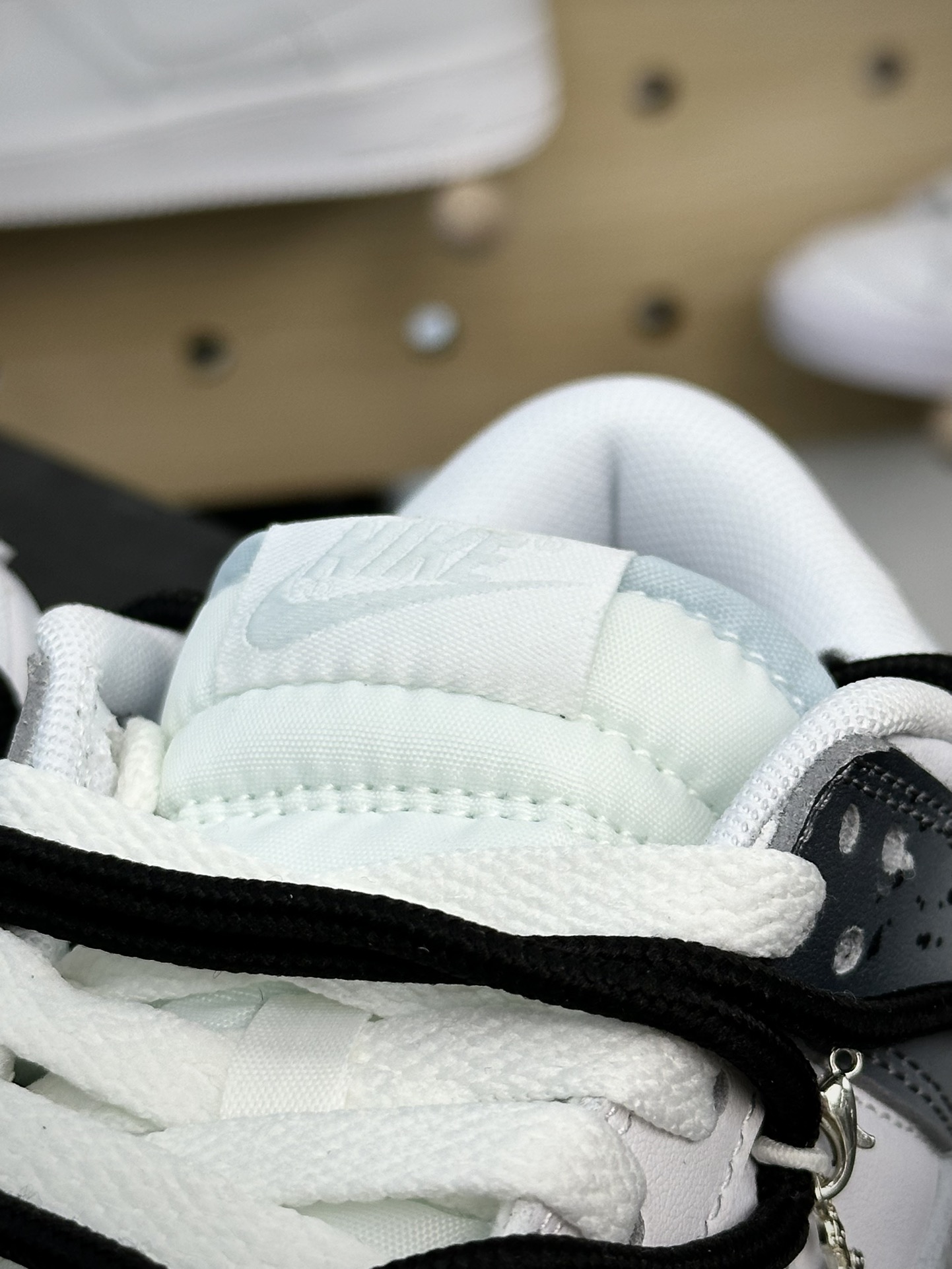 300 男女鞋DIY纯原（P24）Nike SB Dunk Low 泼墨涂鸦 克罗心  DV0831-101