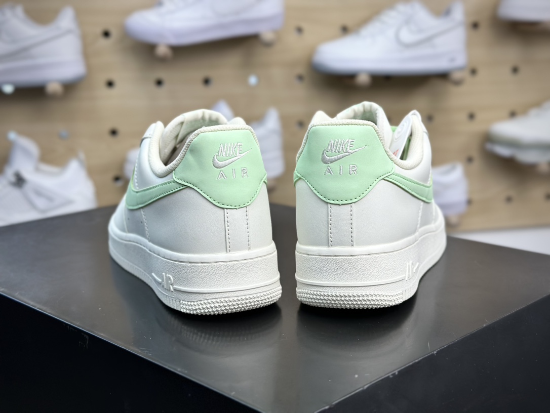 200 耐克Nike Air Force 1’07 Low”Beige White/Vanilla Green”空军一号板鞋“皮革米白香草绿”CQ5059-223