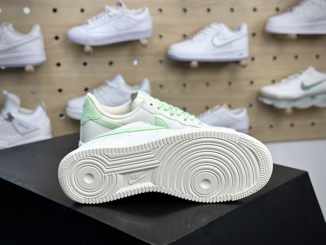 200 耐克Nike Air Force 1’07 Low”Beige White/Vanilla Green”空军一号板鞋“皮革米白香草绿”CQ5059-223