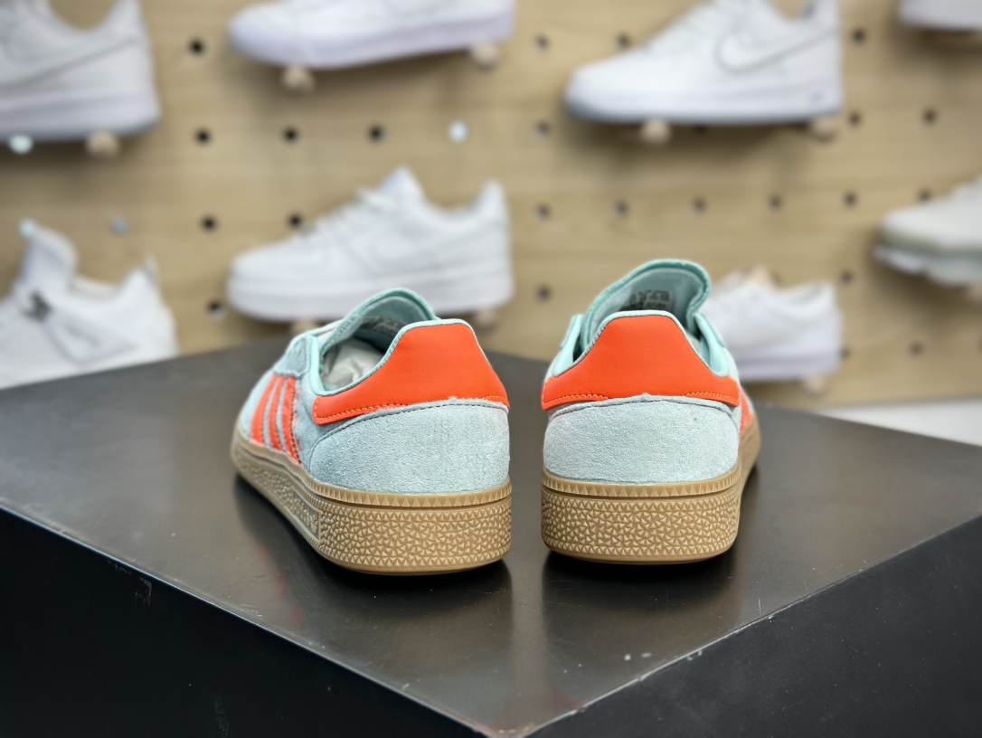 200 阿迪达斯Adidas Originals Handball SPZL 手球运动员板鞋“翻毛浅绿亮橙生胶底”IH5374