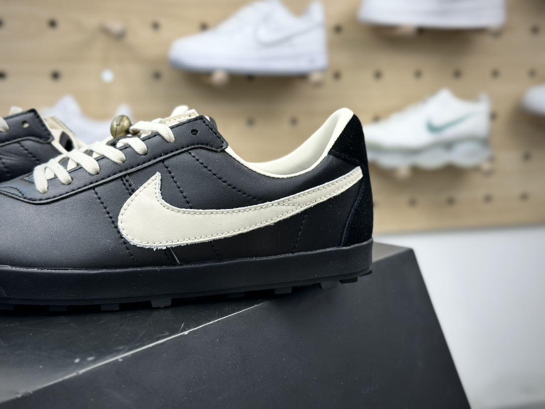 200  Nike Astro Grabber SP”Black Coconut Milk”宇宙掠夺者系列低帮运动鞋“联名黑奶白配饰”FJ9821-001