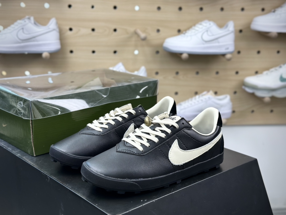 200  Nike Astro Grabber SP”Black Coconut Milk”宇宙掠夺者系列低帮运动鞋“联名黑奶白配饰”FJ9821-001