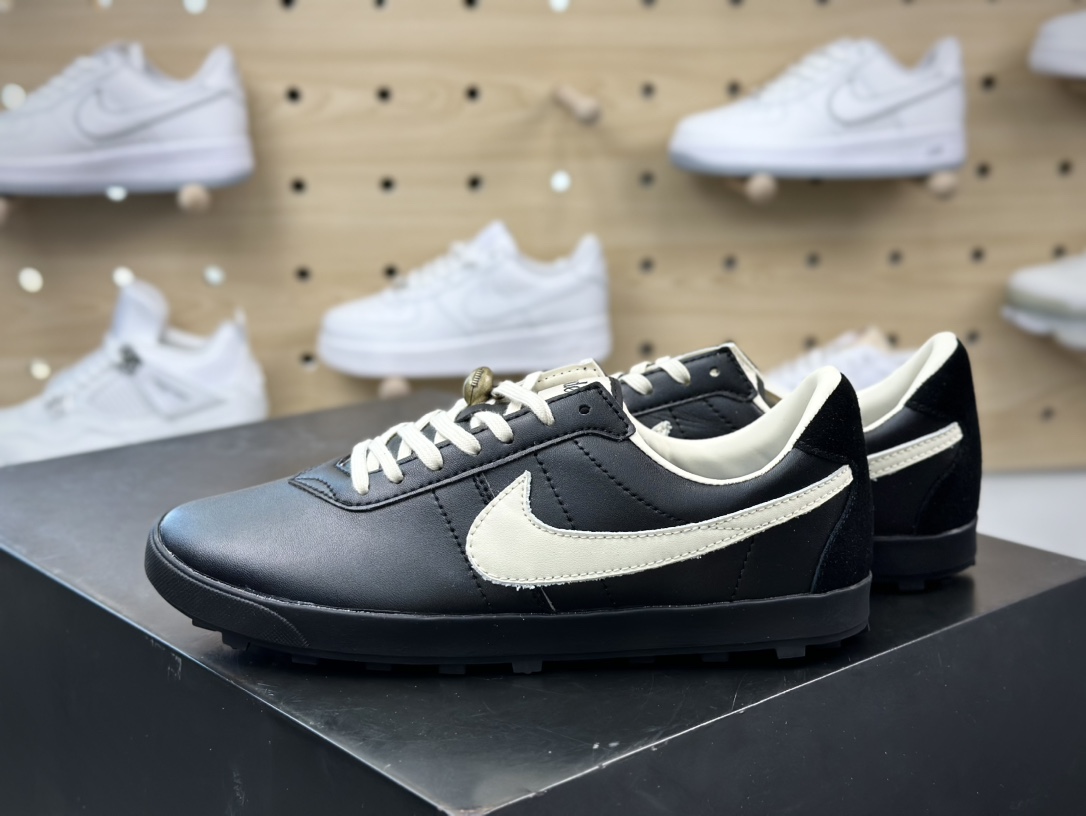 200  Nike Astro Grabber SP”Black Coconut Milk”宇宙掠夺者系列低帮运动鞋“联名黑奶白配饰”FJ9821-001
