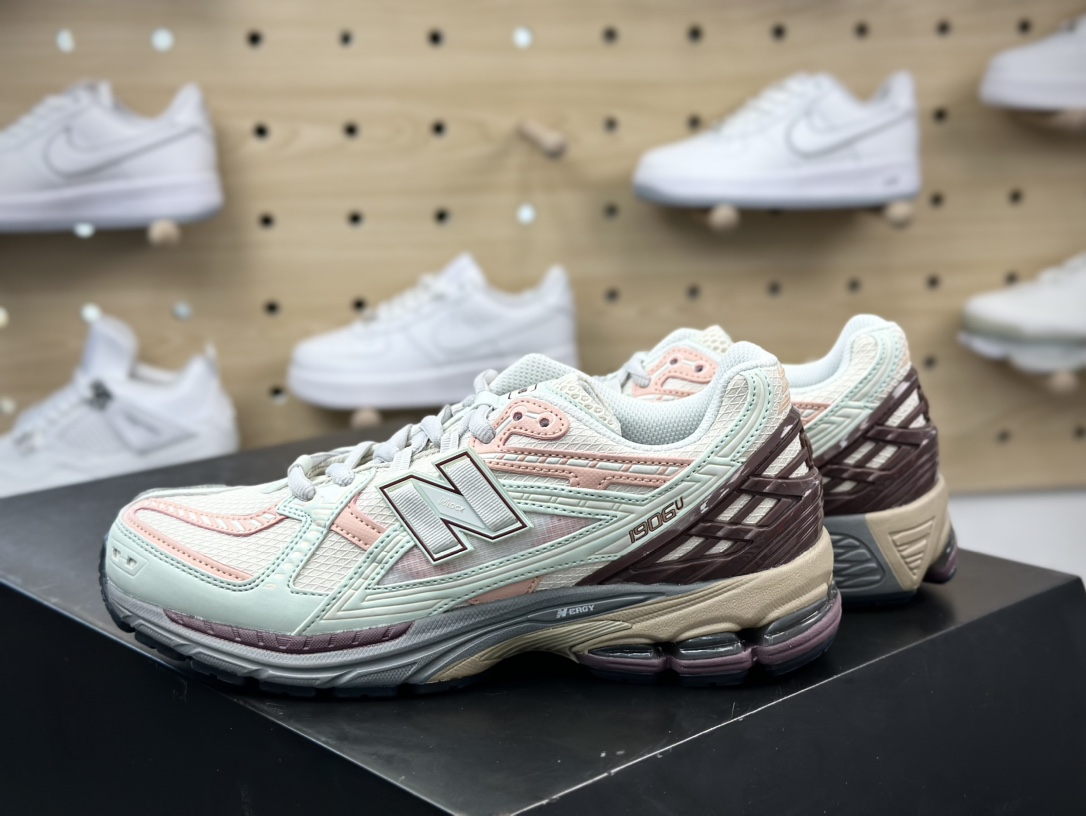 240 新百伦New Balance M1906U系列低帮慢跑鞋“浅绿米灰褐红”M1906ND