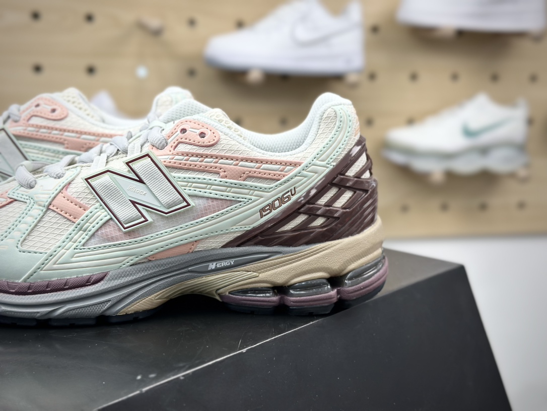 240 新百伦New Balance M1906U系列低帮慢跑鞋“浅绿米灰褐红”M1906ND