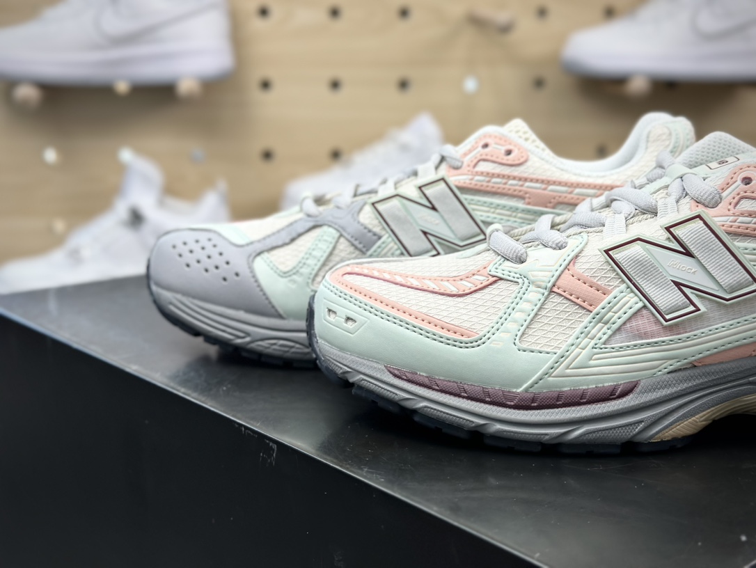 240 新百伦New Balance M1906U系列低帮慢跑鞋“浅绿米灰褐红”M1906ND