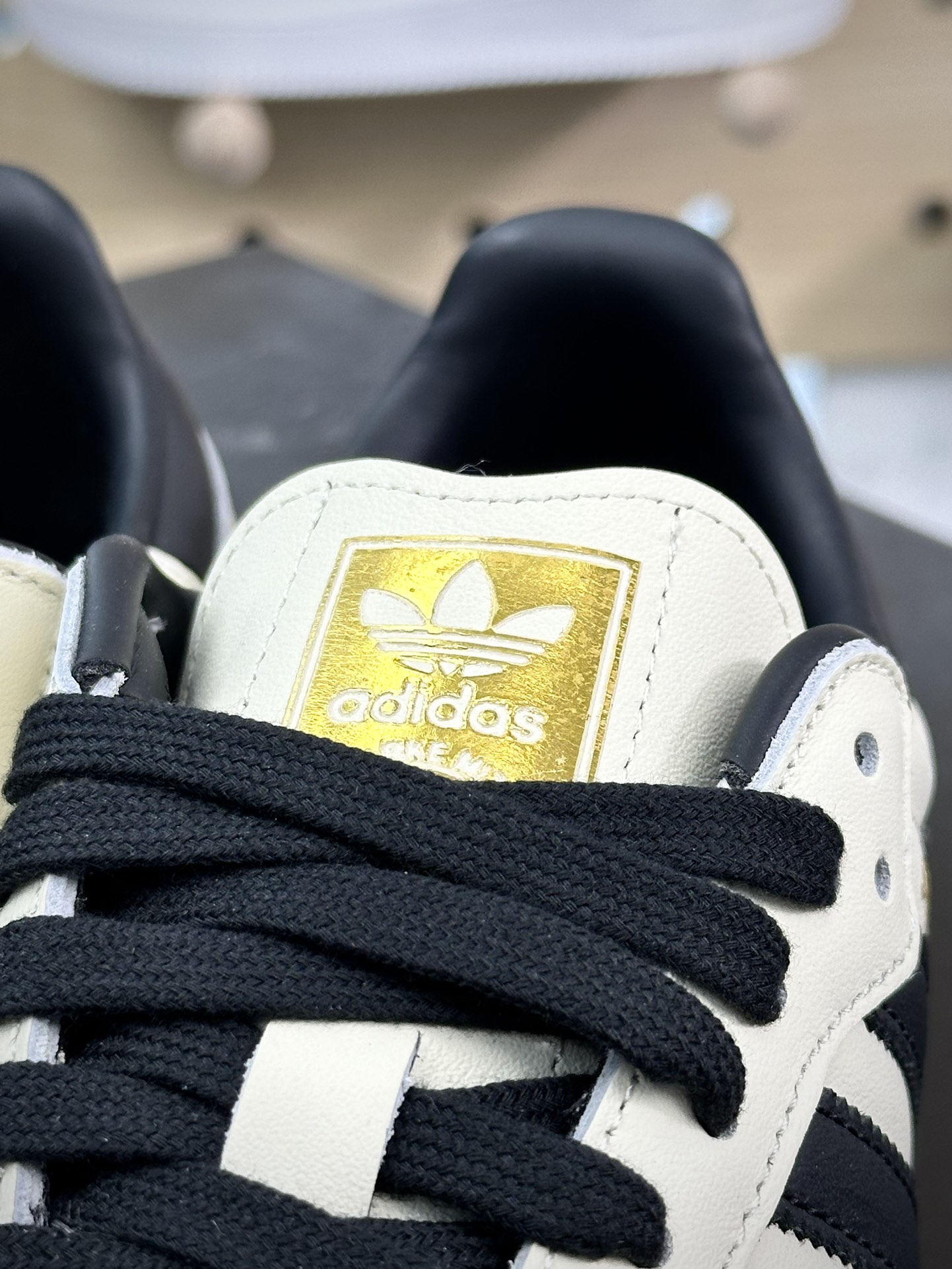 阿迪达斯/三叶草Adidas Originals Samba OG桑巴舞系列绅士运动板鞋“皮革奶白黑生胶底”ID0478