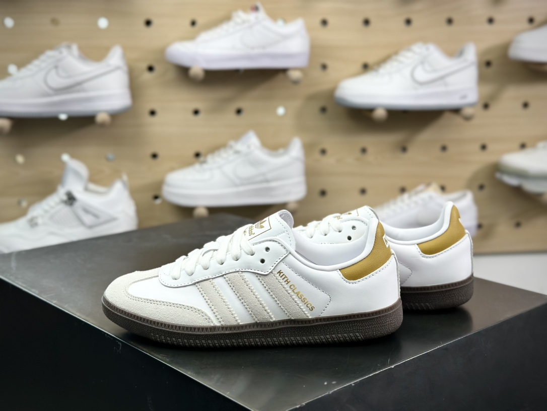 Adidas Originals Samba OG”Classics Program”桑巴舞板鞋“联名白浅灰黄尾烫金”IE4800